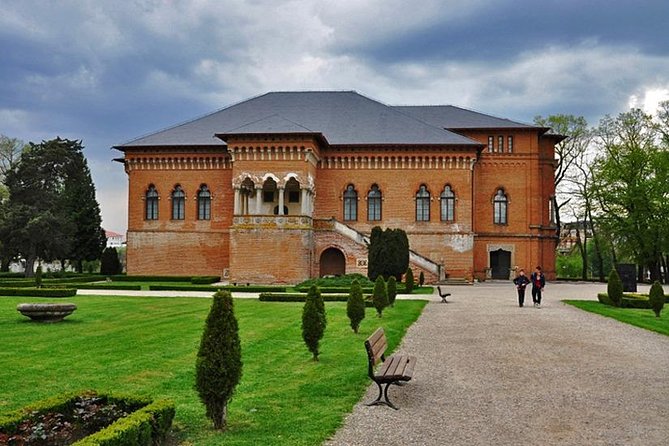 Dracula's Tomb and Mogosoaia Palace, Private Tour from Bucharest - Why Snagov and Mogosoaia make a good pair