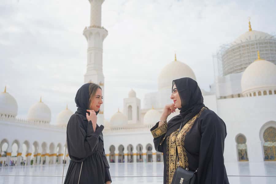Dubai: Abu Dhabi Day-Trip Grand Mosque, Royal Palace & Lunch - Walking, timing, and practical limits