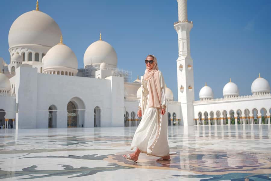 Dubai: Abu Dhabi Grand Mosque, Palace, and Heritage Village - Who will enjoy this route most