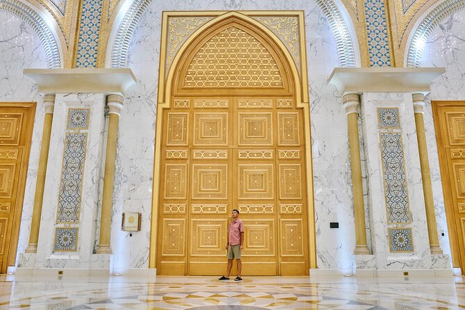 Dubai to Abu Dhabi Day Trip: Grand Mosque, Palace & Etihad Towers - Etihad Towers and the Abu Dhabi skyline