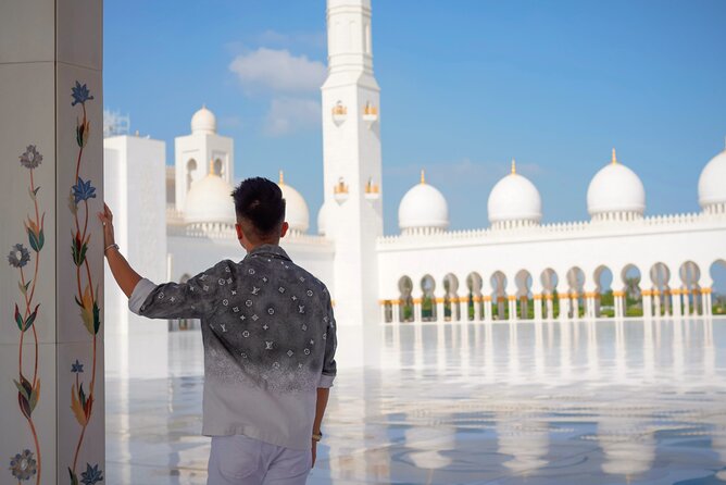 Dubai To Abu Dhabi: Grand Mosque, Royal Palace & Etihad Towers - Qasr Al Watan: grand rooms and a different kind of history