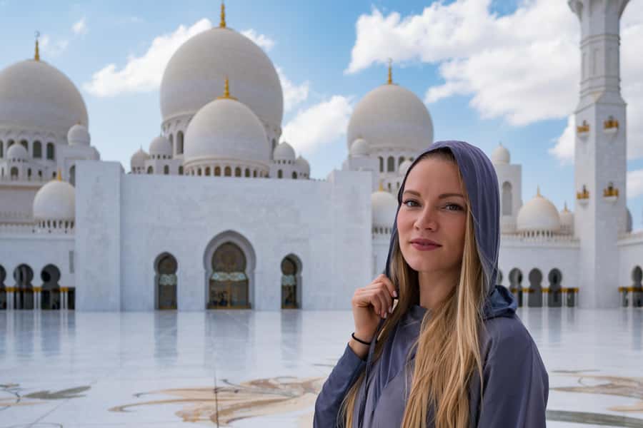 Dubai to Abu Dhabi Private Tour: Grand Mosque & Royal Palace - Lunch near the mosque and a useful pause