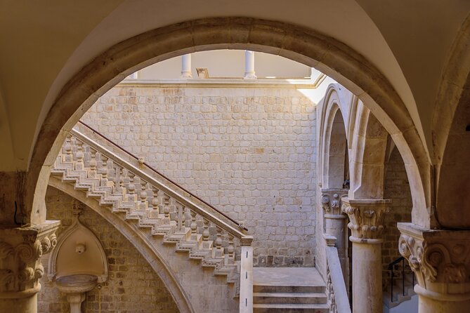 Dubrovnik Rector's Palace Cultural History Museum Tour - Entering the former seat of Ragusa
