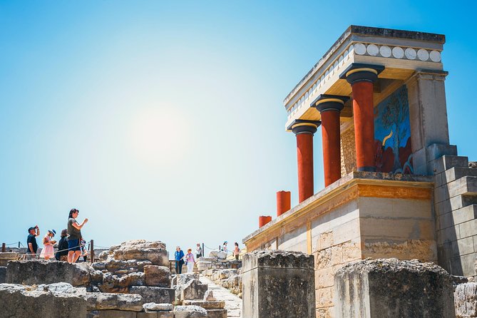 E-Ticket & Audio Tour for Knossos Palace: Unlock Minoan Majesty - Entering Knossos and getting oriented