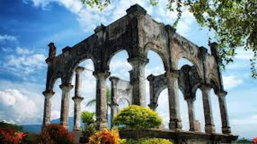 East Bali: Lempuyang Gates, Tenganan, & Water Palaces Tour - Goa Lawah and its bat-filled cave
