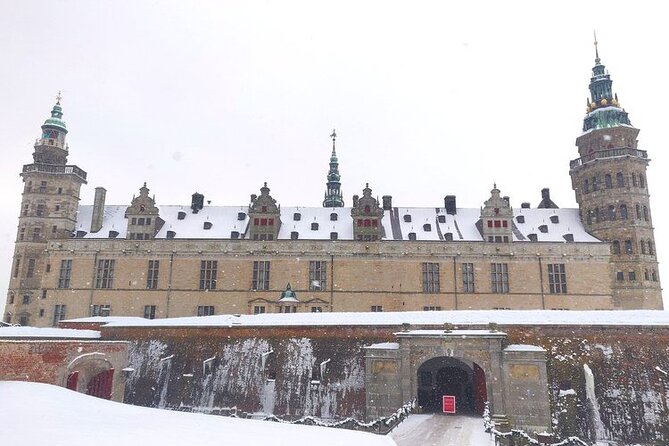 Easy Tour Winter, Kronborg Castle and Fredriksborg Palace - The road to Hillerød through North Zealand