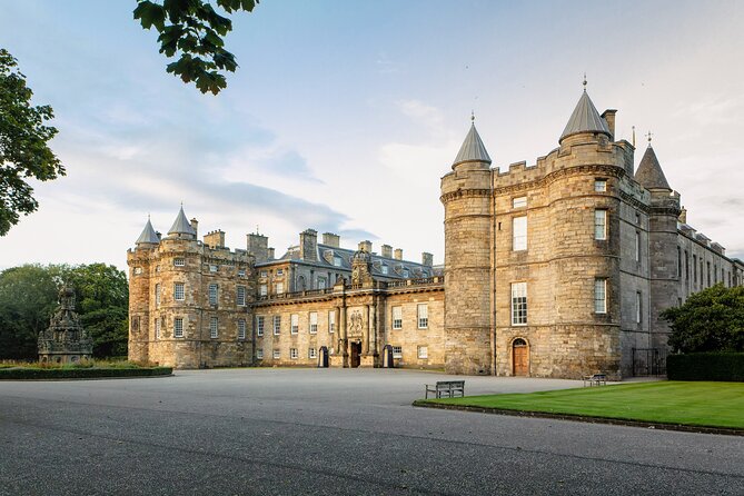 Edinburgh Castle Guided Walking Tour & Holyrood Palace Ticket - Holyroodhouse, Mary, Queen of Scots, and royal life today