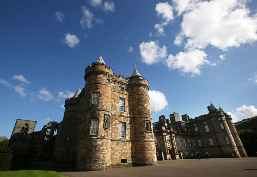 Edinburgh: Palace of Holyroodhouse Entry Ticket - Mary Queen of Scots’ rooms and the palace’s darker side