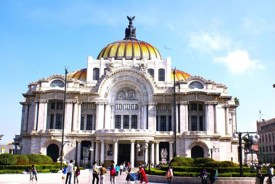 Enjoy the Folkloric Ballet at the Palacio de Bellas Artes - Hotel pickup and getting to the show