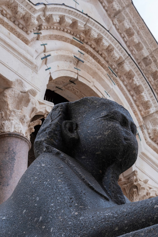 Essential Diocletian's Palace Tour for First-Time Visitors - Meeting Gregory of Nin at the Golden Gate