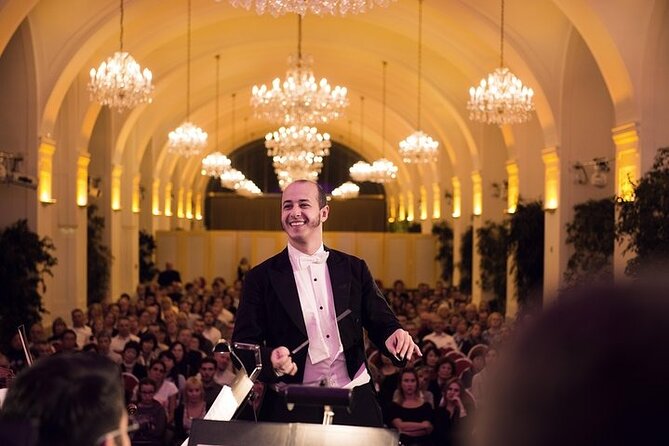 Exclusive Evening at Schönbrunn Palace: After-Hours Audiotour, Dinner, Concert - Finding the Schönbrunn Meeting Point