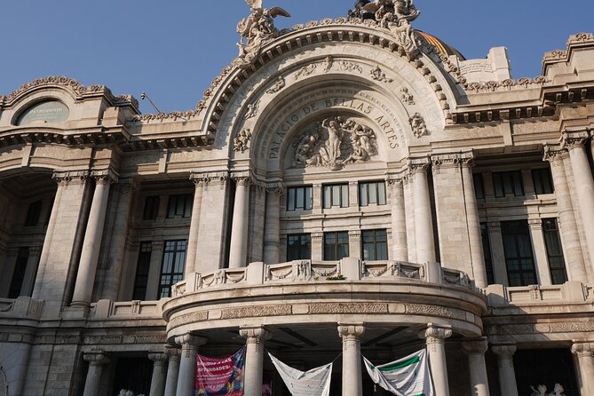 EXCLUSIVE TOUR to Palacio de Bellas Artes - small groups - Why the murals make this palace visit worthwhile