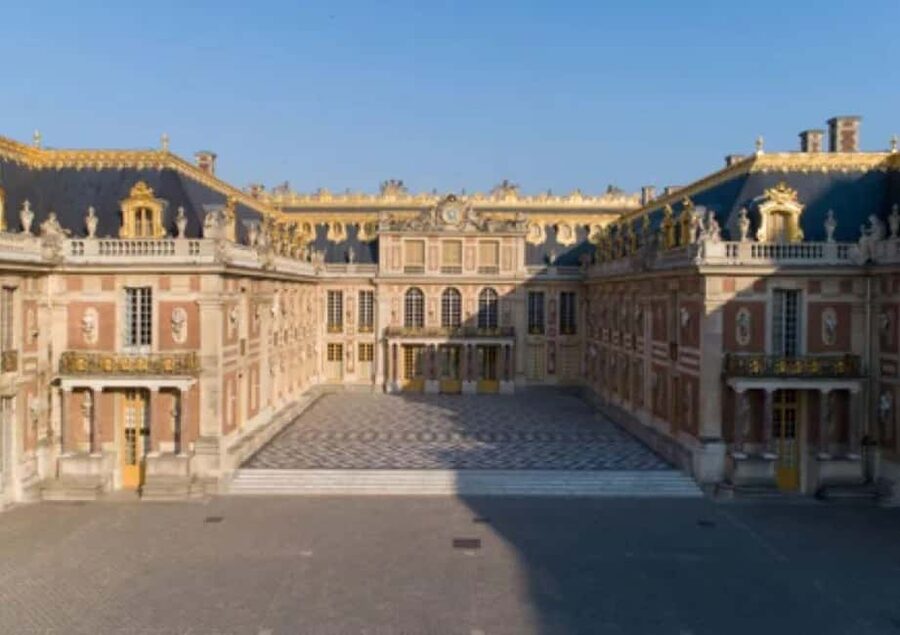 Excursion from Paris to Versailles Palace by Tootbus - Starting in central Paris at 12:30 PM