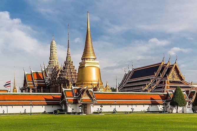 Excursion Royal Palace and temples of Bangkok - Wat Traimit and Bangkok’s five-ton Golden Buddha