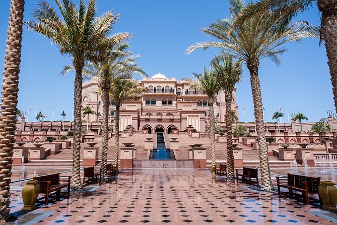 Experience the Emirates Palace from Abu Dhabi - A 4 pm start works well in Abu Dhabi