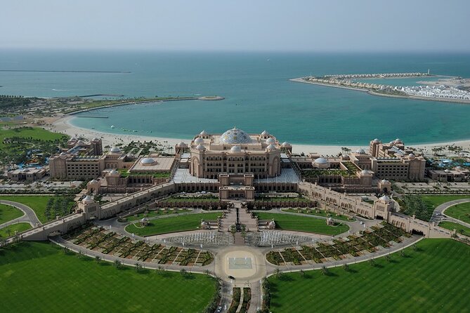 Experience the Emirates Palace from Abu Dhabi - The included Abu Dhabi city tour
