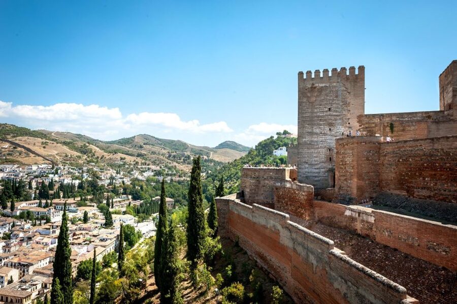 Fast-Track Alhambra & Nasrid Palaces Guided Tour - How the three hours feel on foot
