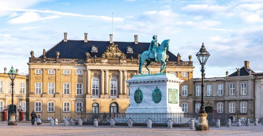 Fast-Track Amalienborg Palace Museum Copenhagen Private Tour - Is $270 per person good value?