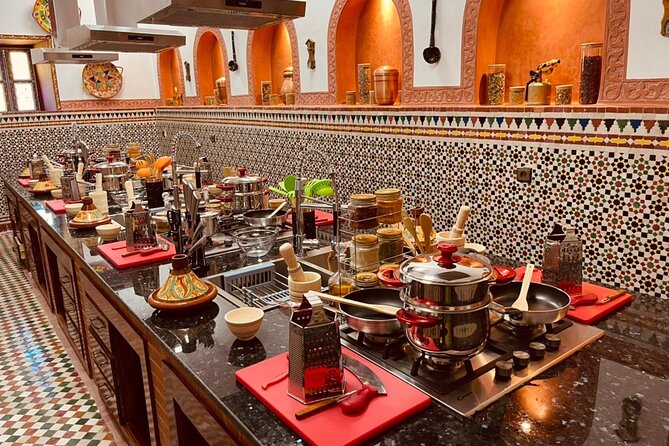 Fez Cooking Class at Palais bab sahra - Choosing Tagine, Couscous, and Salad