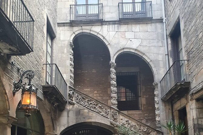 Flamenco Show at Dalmases Palace in Barcelona - Entering Palau Dalmases in the Gothic Quarter
