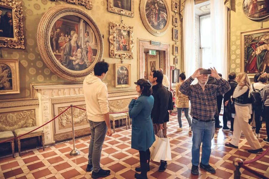 Florence: Palatina Gallery and Pitti Palace Guided Tour - A look inside the Royal Apartments