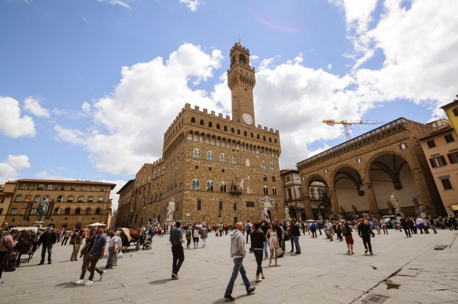 Florence: Palazzo Vecchio Entrance Ticket & Audioguide - The courtyard prepares you for the palace