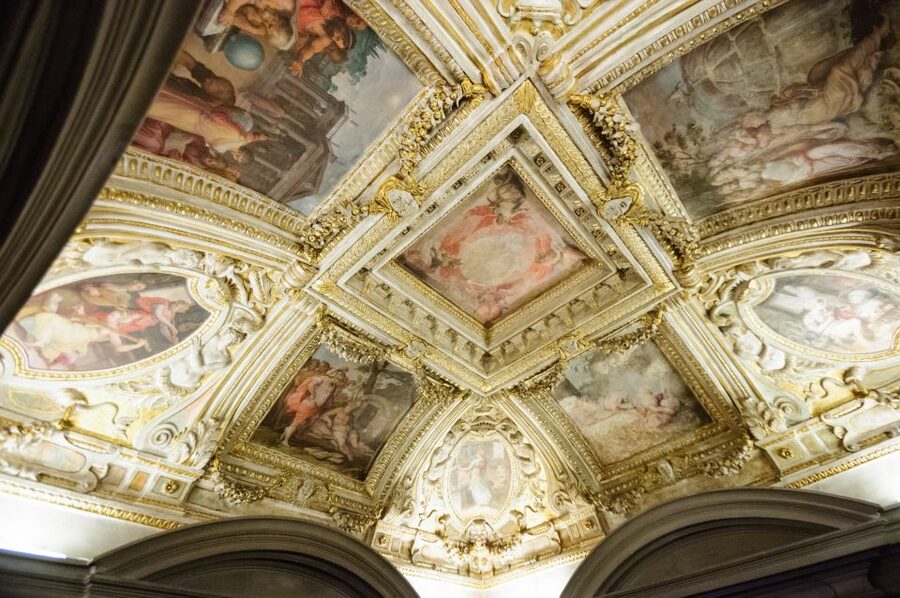 Florence: Palazzo Vecchio Entrance Ticket & Audioguide - Entering from Piazza della Signoria