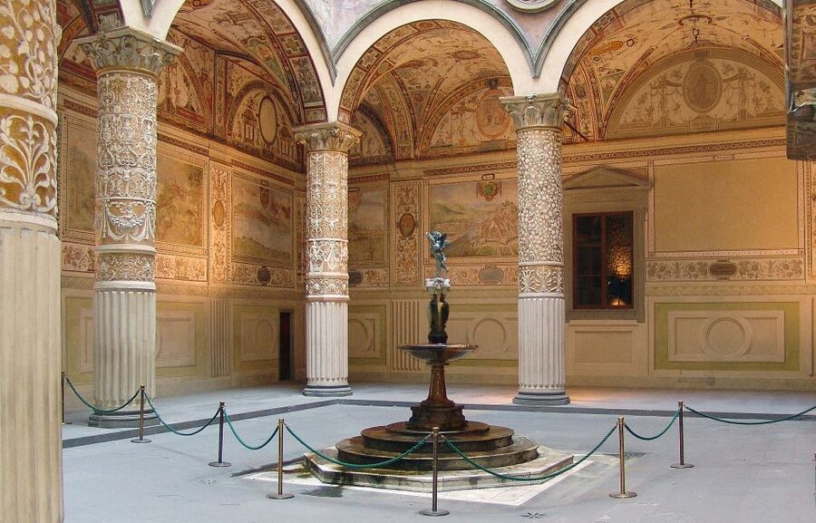 Florence: Palazzo Vecchio Museum - Entering the medieval town hall in Piazza della Signoria