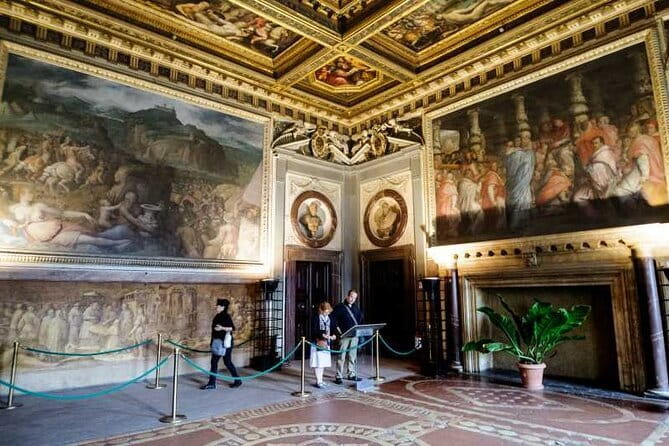 Florence: Palazzo Vecchio Skip-the-Line Entry Ticket - Bags, headphones, and access