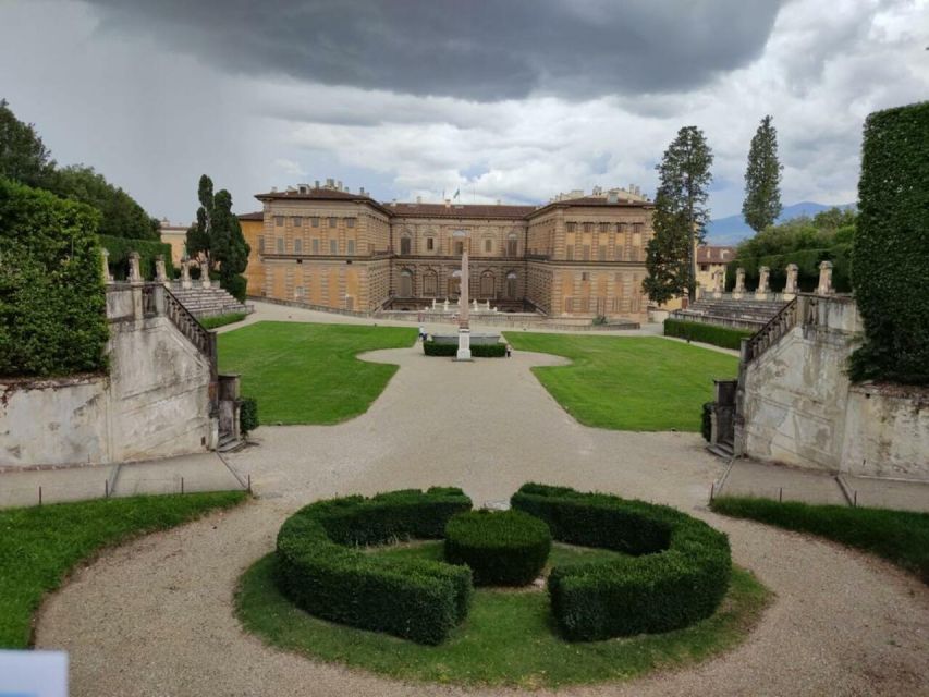 Florence: Pitti Palace and Boboli Gardens Private Tour - Royal Apartments and the feel of court life