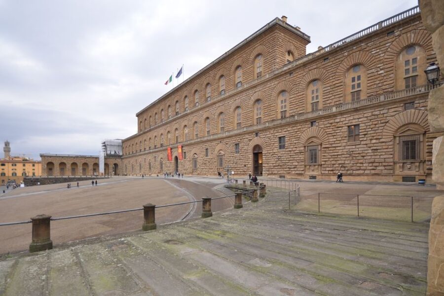 Florence: Pitti Palace and Palatina Gallery Ticket and Tour - Meeting on Piazza Pitti and getting started