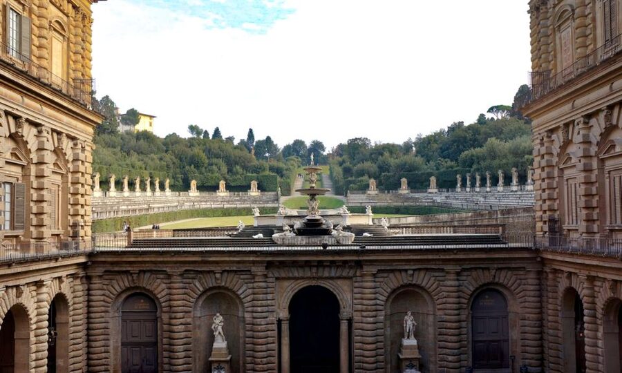 Florence: Pitti Palace Entry Ticket and Guided Walking Tour - Practical details that affect your visit