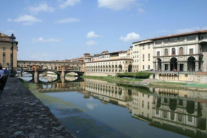 FLORENCE: Uffizi Gallery + Palazzo Vecchio monolingual Guided Tour - Small Group - Piazza della Signoria gives the museums a public face