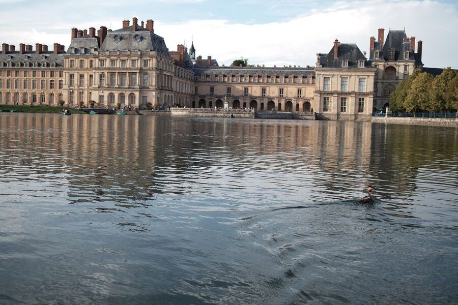 Fontainebleau: Palace Private Guided Tour with Ticket - What $323 per person really buys