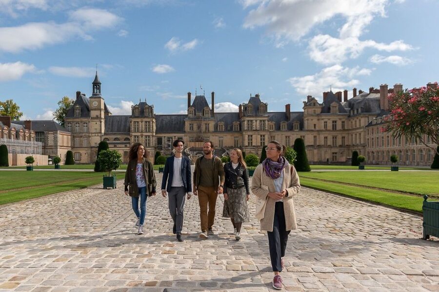 Fontainebleau & Vaux-le-Vicomte Châteaux Day Tour from Paris - Audio guides, free time, and the missing live guide