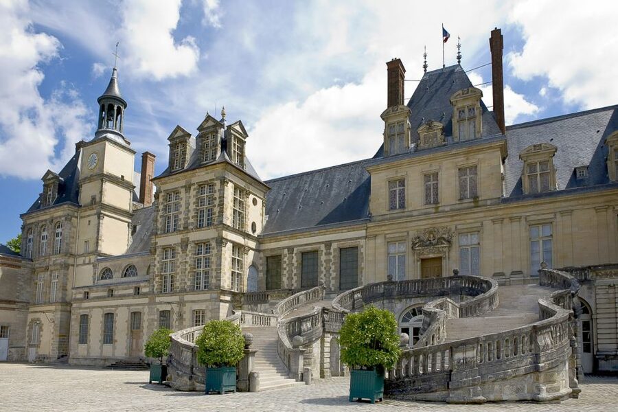Fontainebleau & Vaux-le-Vicomte Châteaux Day Tour from Paris - Food, walking, weather, and practical comfort