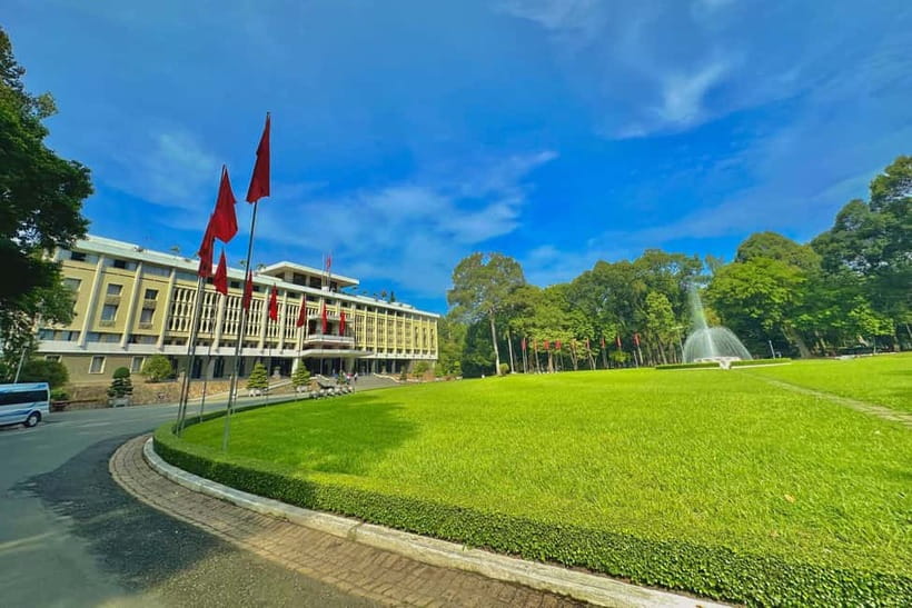 Free E-Sim War Remnants Museum & Independence Palace Tour - Independence Palace: rooms, symbols, and a turning point