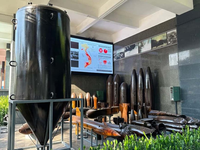 Free E-Sim War Remnants Museum & Independence Palace Tour - Language, comfort, and practical limits