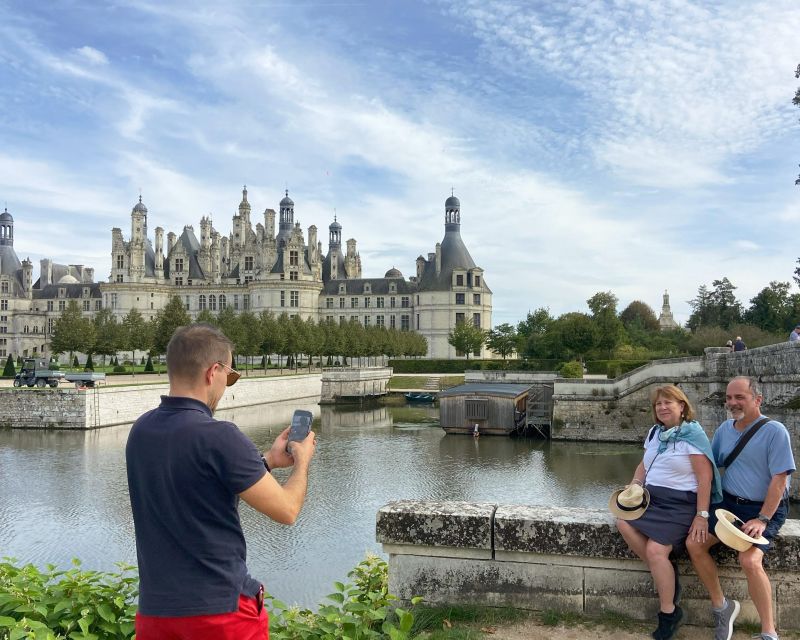 From Amboise : Full-Day Chambord & Chenonceau Chateaux - Meeting your guide in Amboise