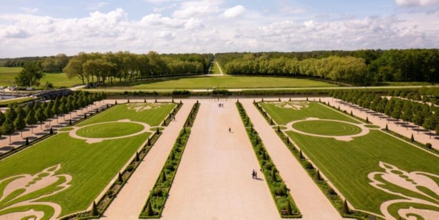 From Amboise : Full-Day Chambord & Chenonceau Chateaux - What the guide adds