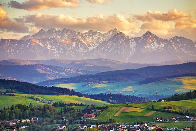 From Bratislava: Čičmany, Bojnice Palace & High Tatras Day Tour - Guides are an important part of the value