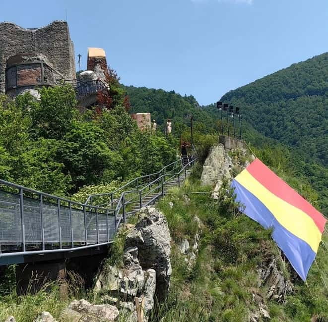 From Bucharest: Mogosoaia Palace and Snagov Monastery - The drive from Bucharest to the lake