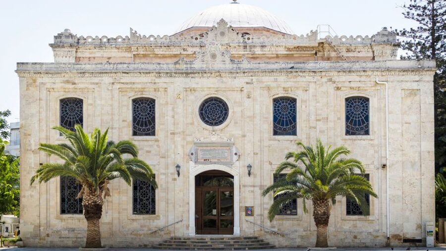 From Heraklion: Historical Center City Tour & Knossos Palace - Morning pickup from Crete’s northern resorts