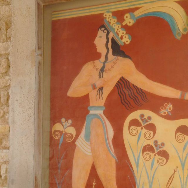 From Heraklion: Knossos Palace Entry Ticket and Private Tour - The throne room and the palace’s clever design