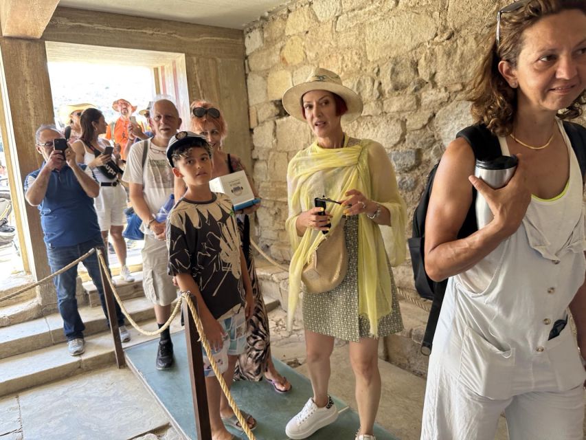 From Heraklion: Knossos Palace Entry Ticket and Private Tour - Why the museum ticket adds real value