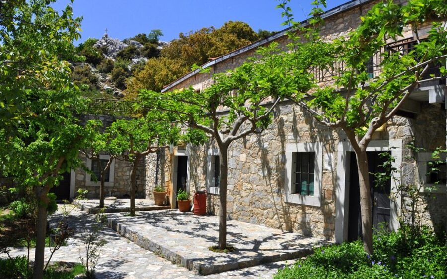 From Heraklion: Lasithi Plateau Villages & Knossos Palace - Who should book this Crete day trip?