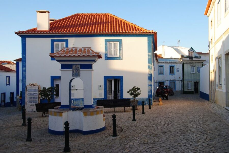 From Lisbon: Ericeira, Azenhas do Mar & Mafra Palace Private - Transport, group size, and guide style