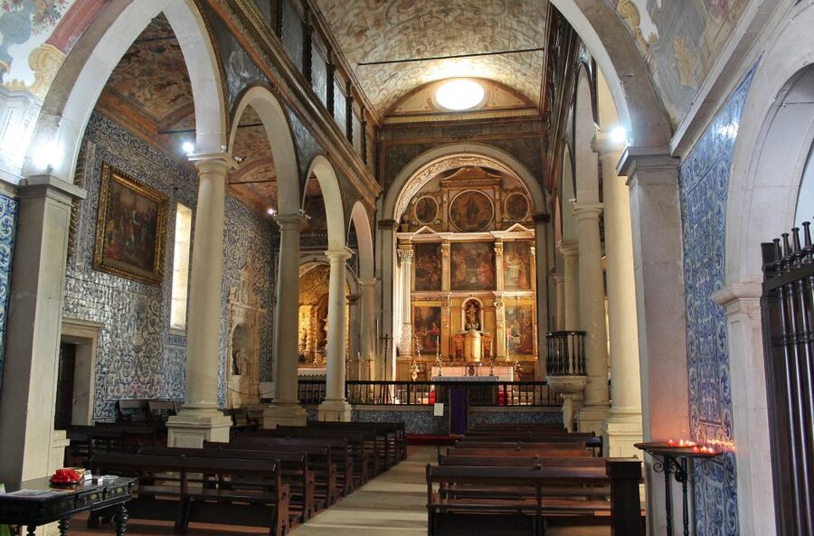 From Lisbon: Óbidos and Mafra Palace Private Tour - The basilica and the two towers