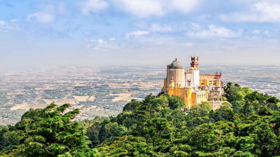 From Lisbon: Pena Palace, Regaleira, Sintra & Cascais Tour - The guides make the difference