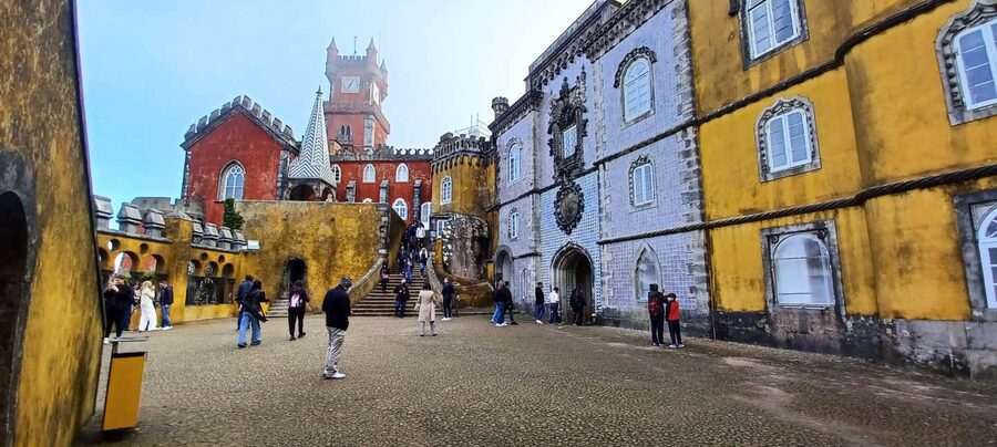 From Lisbon: Tour to Pena Palace, Sintra, and Cascais - Why this Lisbon day trip works